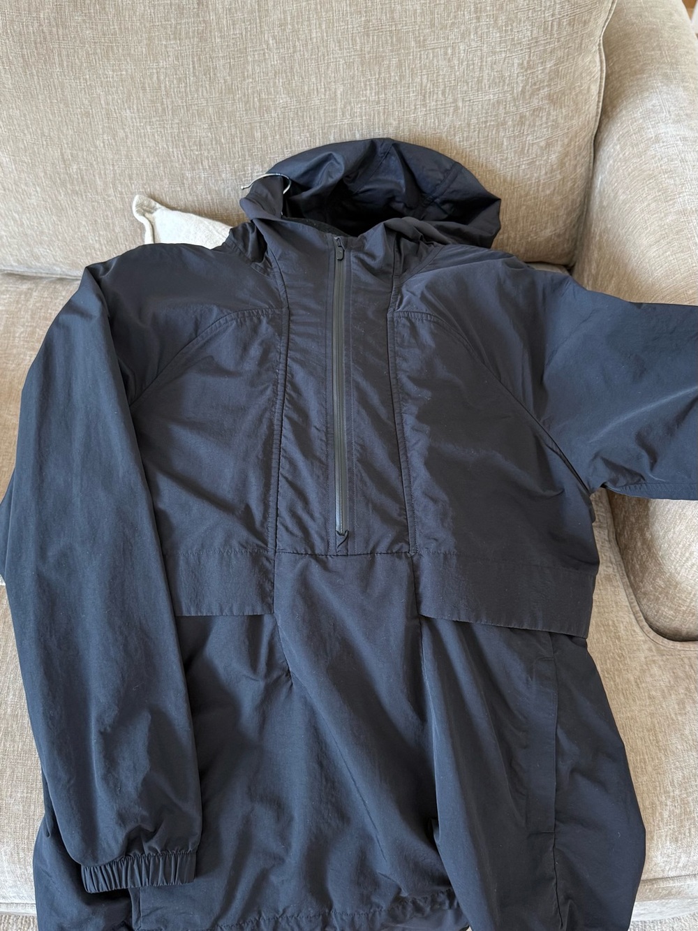 Lululemon rain pullover